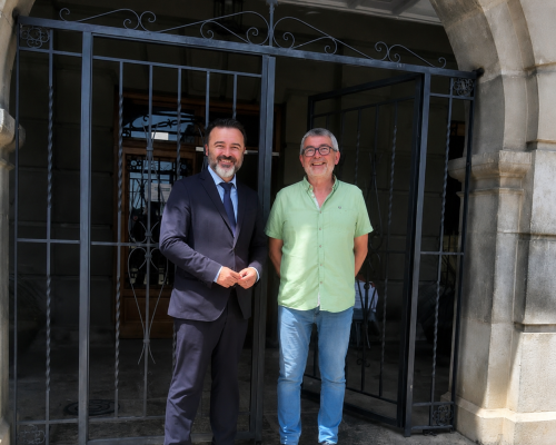 El alclade junto al director de turismo